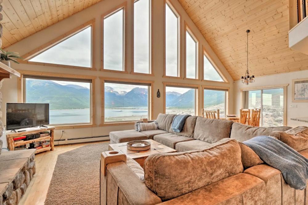 Breathtaking Views Twin Lakes Retreat with Deck